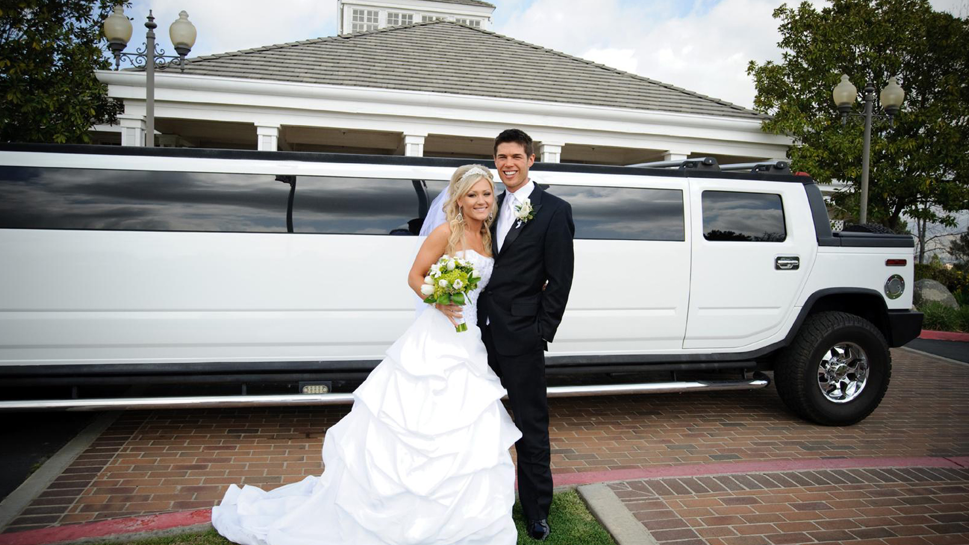 Experience Premium Bay Area Limo & Party Bus Travel